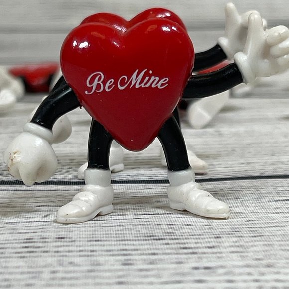 16 Assorted Vintage Valentine Hearts Man Novelty Gift LOT 1 3/4" tall - Picture 8 of 9